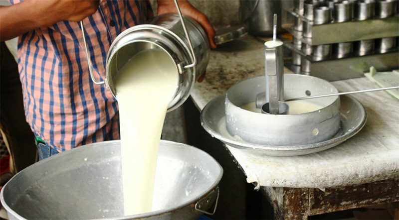 रकम काटिएको भन्दै दुग्ध सहकारीको बिरोध