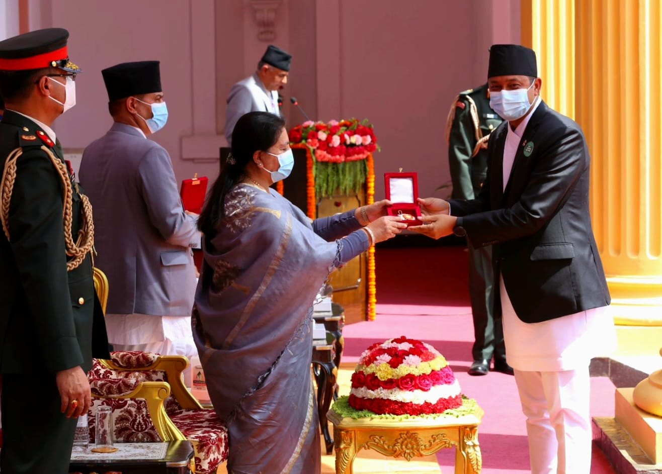 सिइओ गुरागाई प्रबल जनसेवाश्रीबाट विभुषित