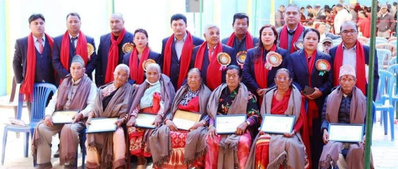 सहयोगी सहकारीद्धारा २३ जना ज्येष्ठ सदस्यलाई सम्मान