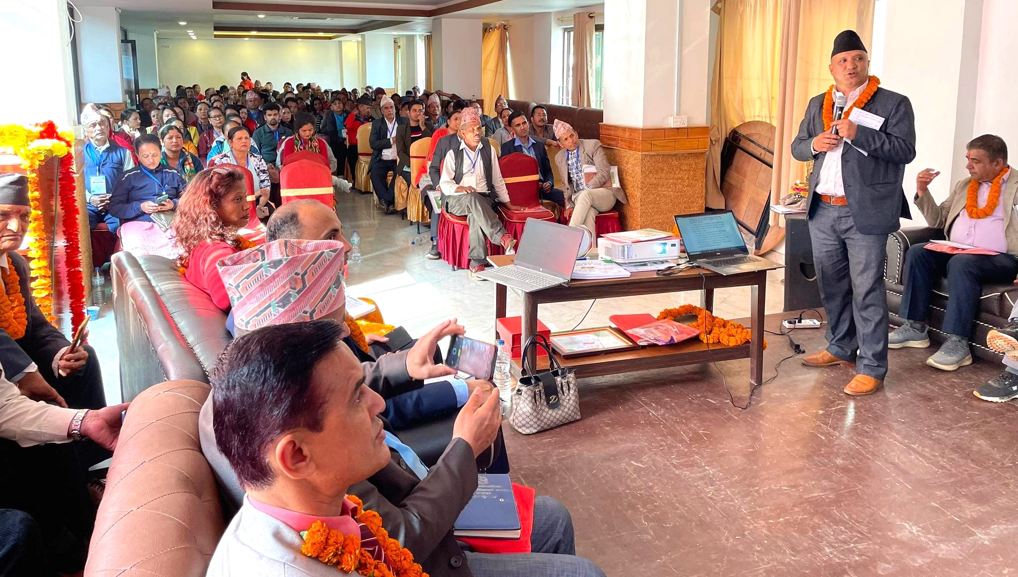 १५ बुदे घोषणापत्र जारी गर्दै बागलुङका सहकारीकर्मीले भने व्यक्तिगत वचतको सिमा हटाउ