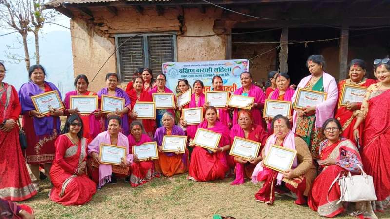 दक्षिण बाराही महिला सहकारीद्धारा सदस्यलाई तिर्थाटन