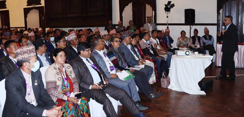 विकास बैंक, लघुवित्त भन्दा सहकारी ठूलो भइसके : राष्ट्रबैंकका निर्देशक खरेल