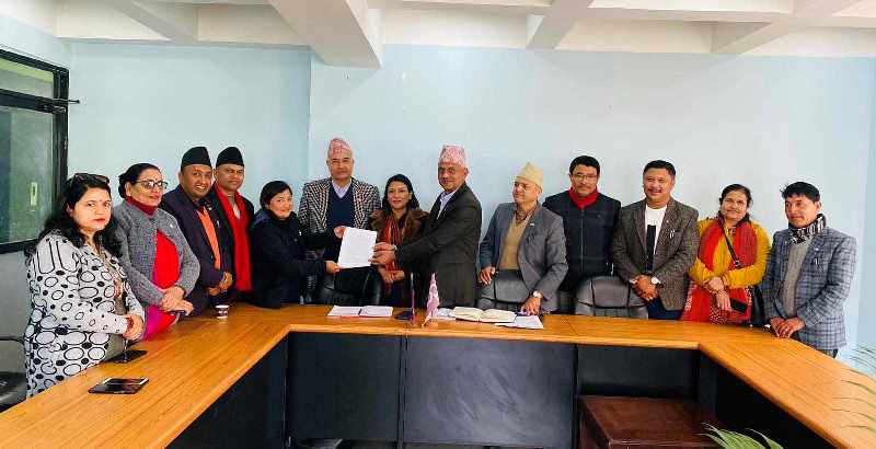 बचत संघहरुको अनुरोध : महासंघ झिनामसिना कुरामा अल्झिनाले मूल मुद्धा ओझेलमा परे 